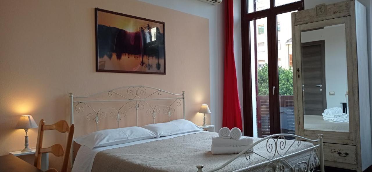Onlyrooms III - Piazza Jenne Cagliari Exterior foto