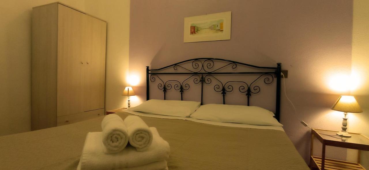 Onlyrooms III - Piazza Jenne Cagliari Exterior foto